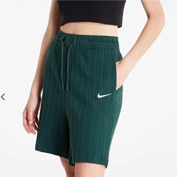 SHORTS NIKE SPORTSWEAR WOMEN'S RIBBED JERSEY BALLER SHORTS - Picture 2 of 5